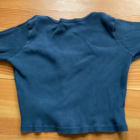 Brandy Melville blue long sleeve - Picture 4 of 5